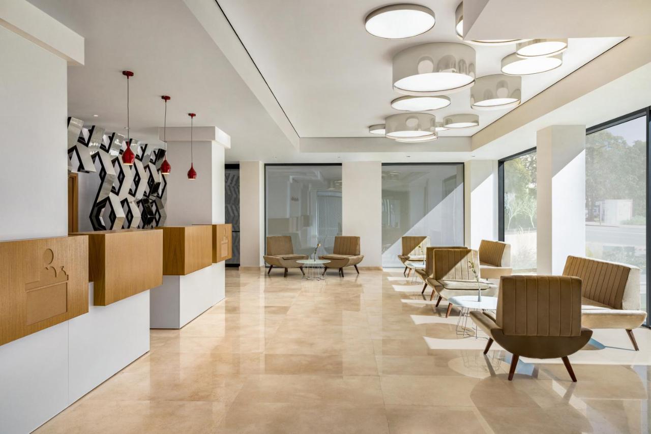 מלון Ramada By Wyndham Slatina Parc מראה חיצוני תמונה