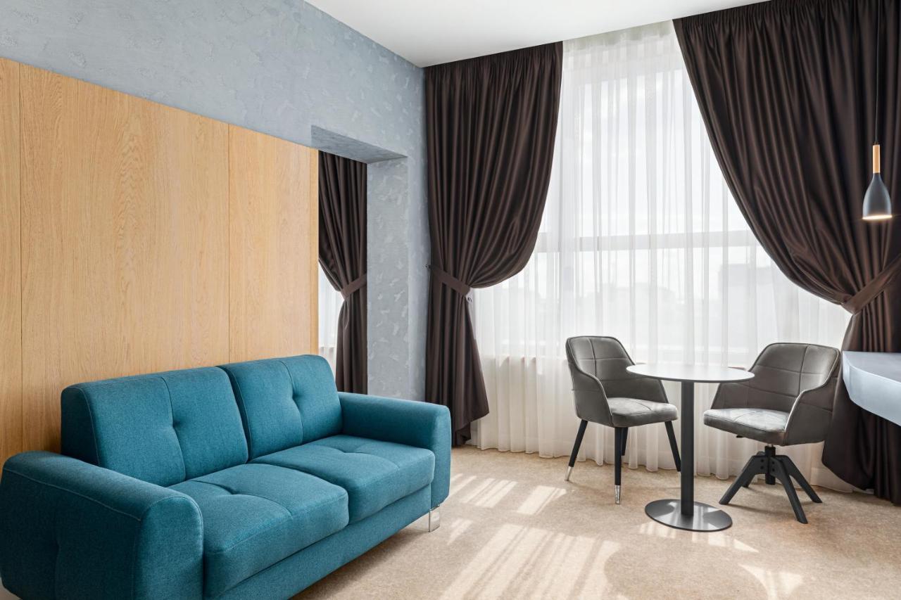 מלון Ramada By Wyndham Slatina Parc מראה חיצוני תמונה