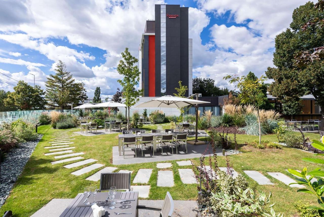 מלון Ramada By Wyndham Slatina Parc מראה חיצוני תמונה