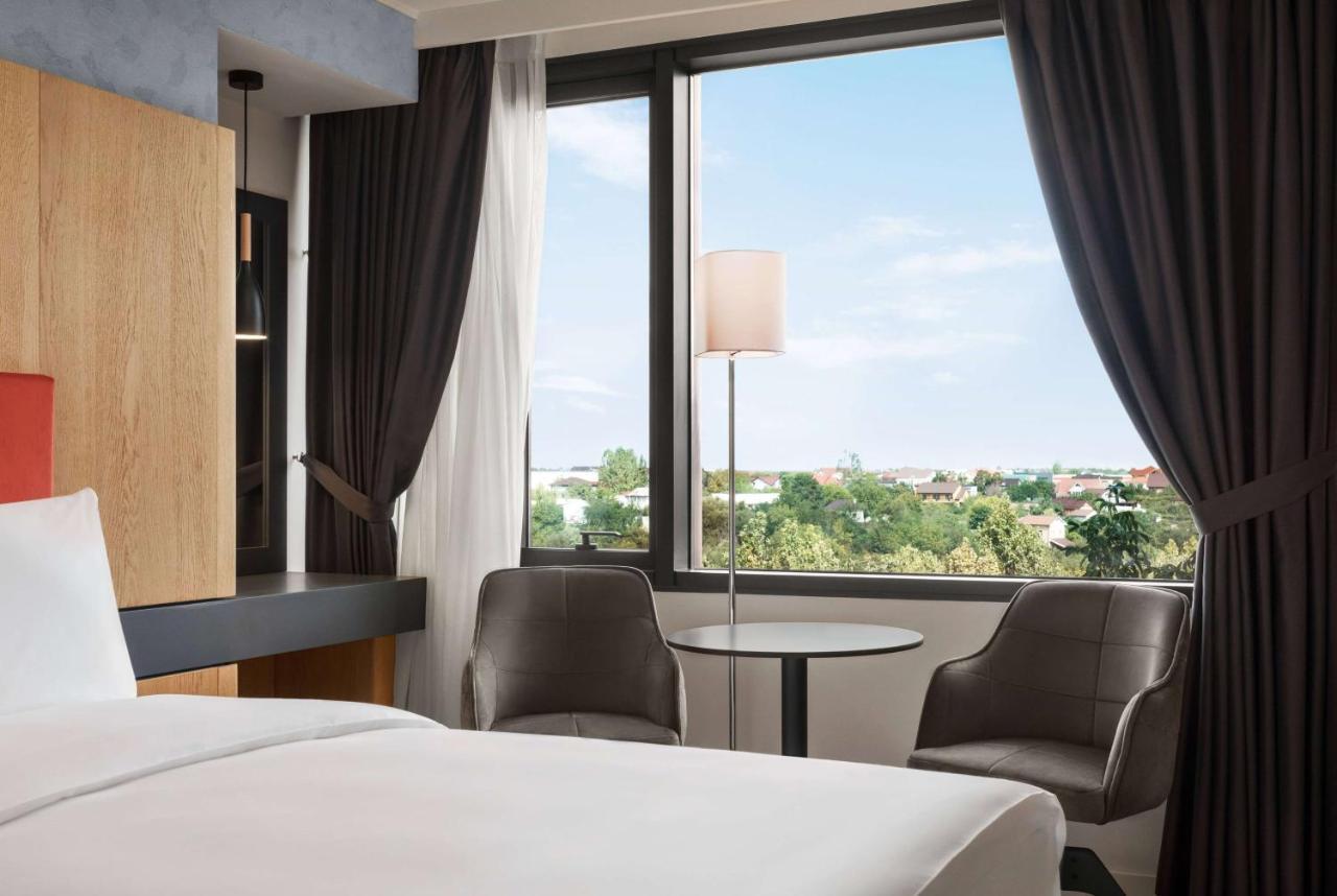 מלון Ramada By Wyndham Slatina Parc מראה חיצוני תמונה