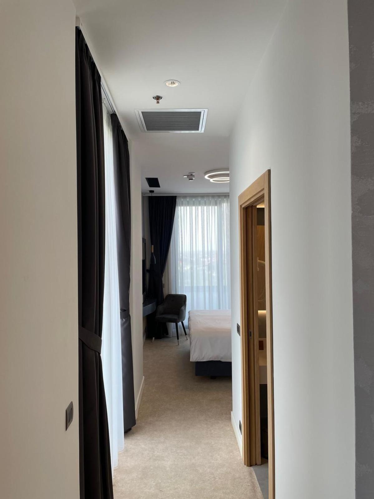 מלון Ramada By Wyndham Slatina Parc מראה חיצוני תמונה