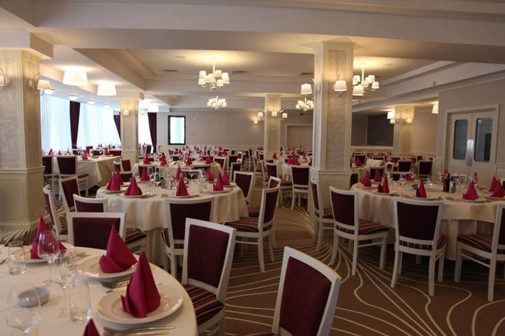 מלון Ramada By Wyndham Slatina Parc מראה חיצוני תמונה