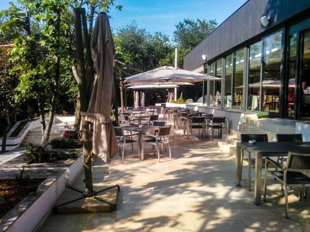 מלון Ramada By Wyndham Slatina Parc מראה חיצוני תמונה