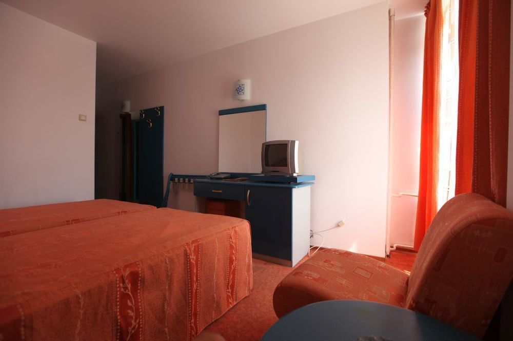 מלון Ramada By Wyndham Slatina Parc מראה חיצוני תמונה